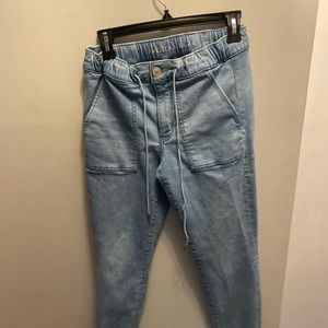 American Eagle jogger jeans